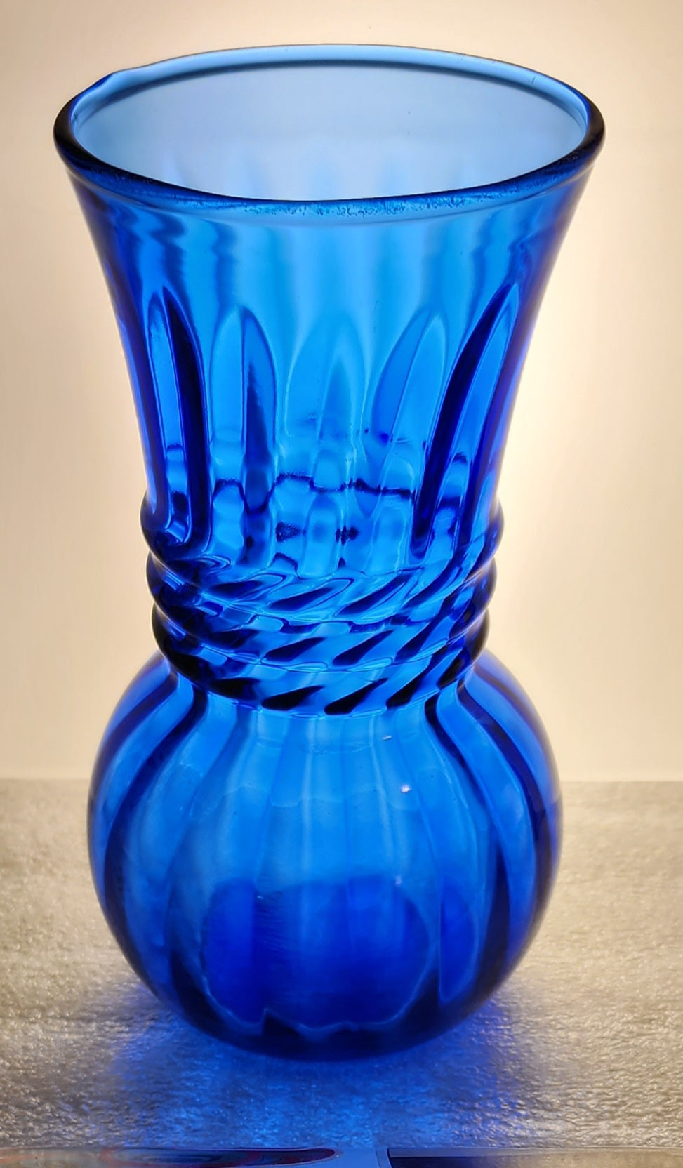 Vntg Indiana Glass Cobalt Swirl Vase