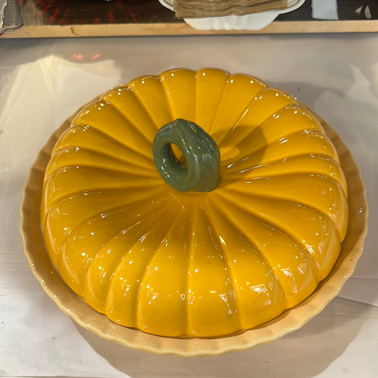 Betty Crocker Pumpkin Pie Covered Pie Dish
