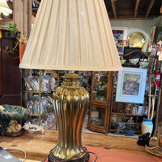 Ribbed Brass Lamp w/Wooden Base