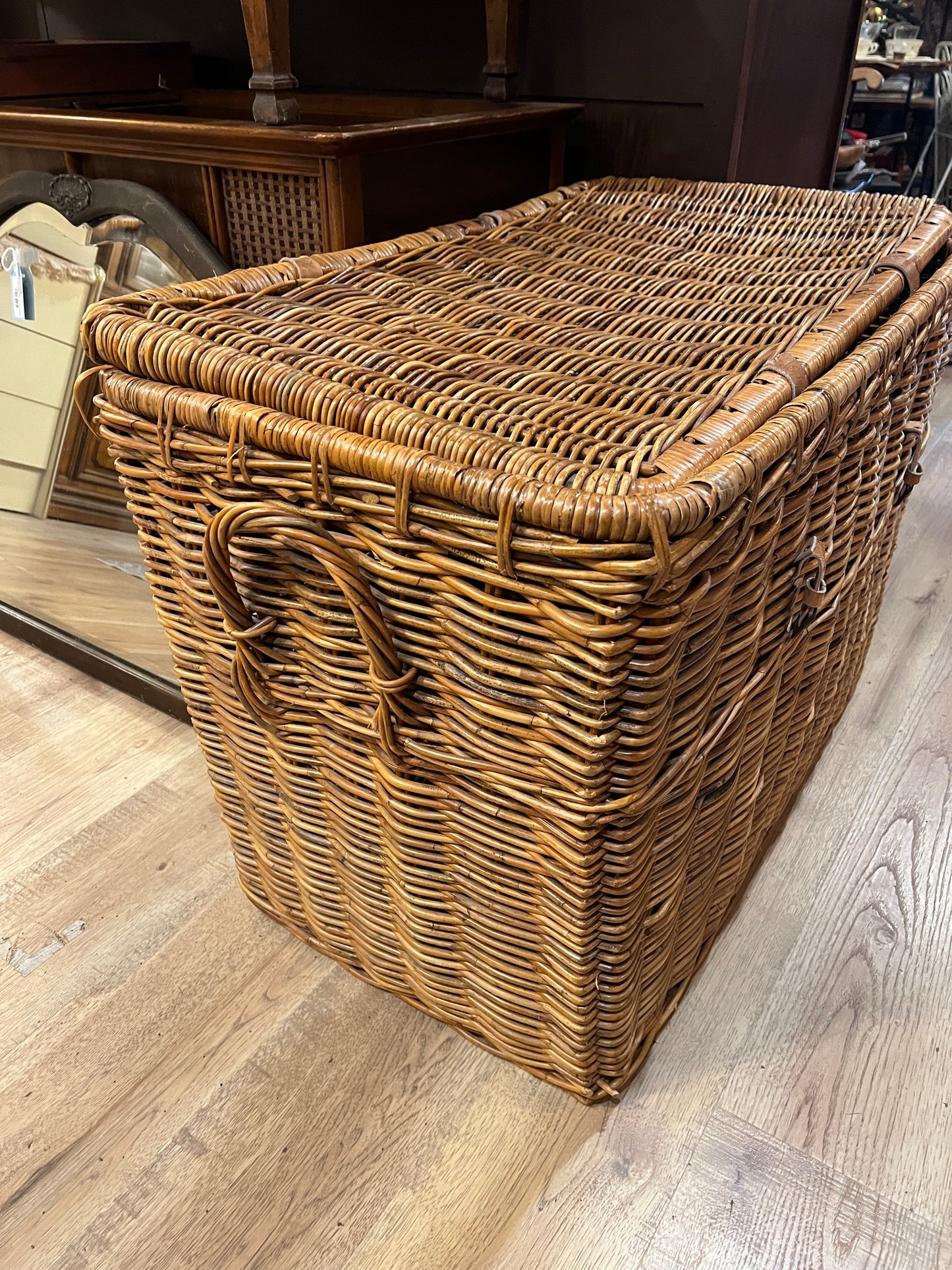 Vtg Wicker Basket