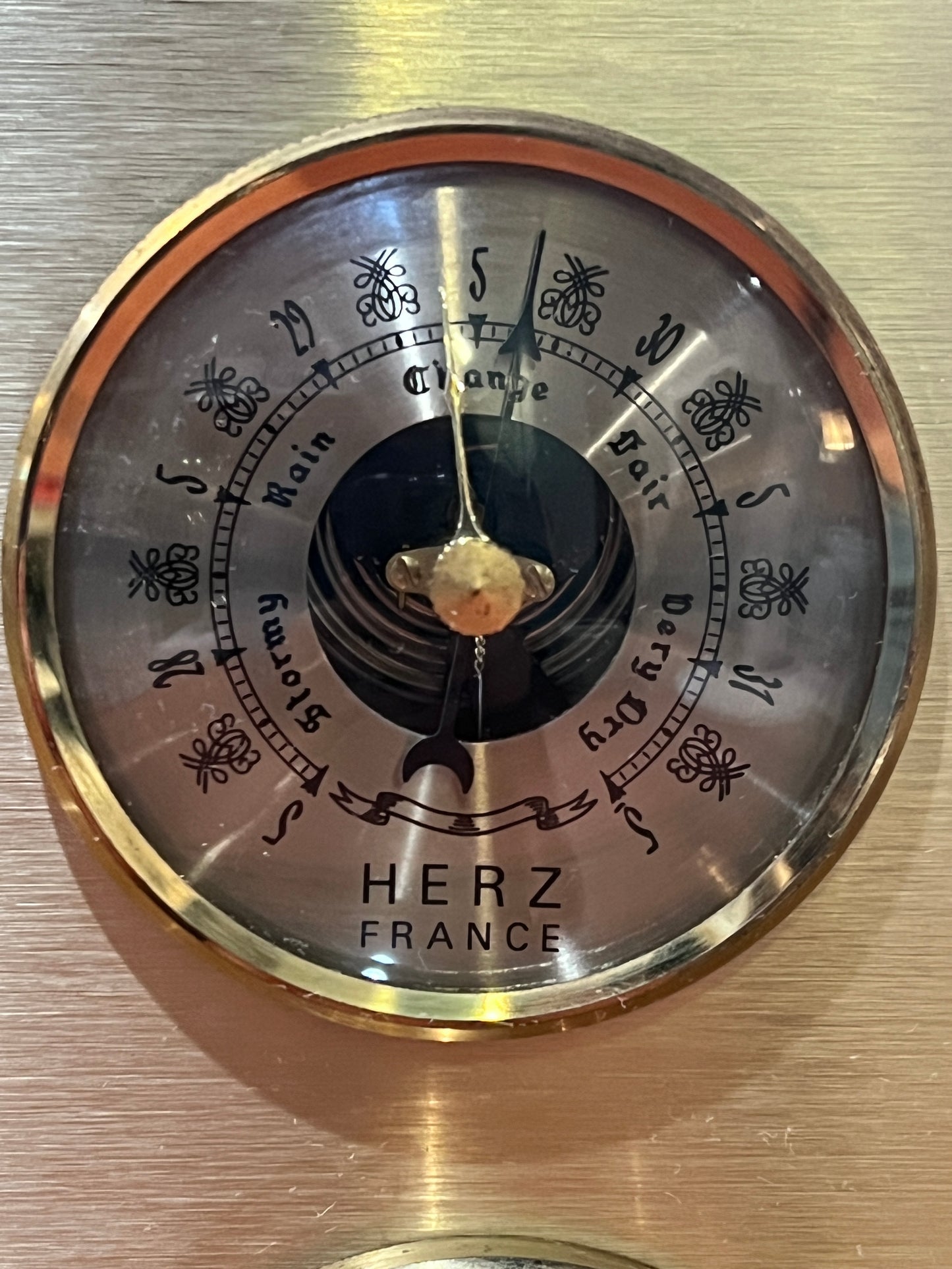 Herz France Weather Station