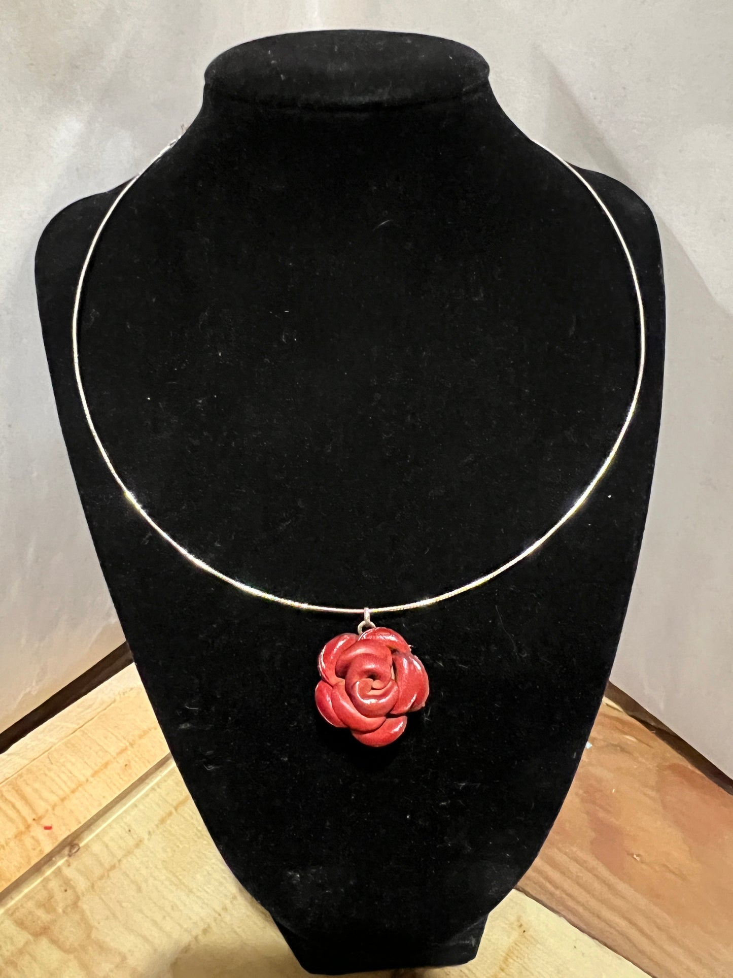 Vtg AK Rose Flower Pendant Necklace