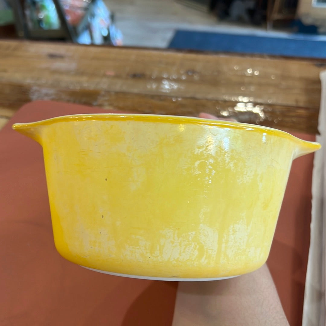 Vtg Yellow Pyrex Casserole Dish 1 Quart