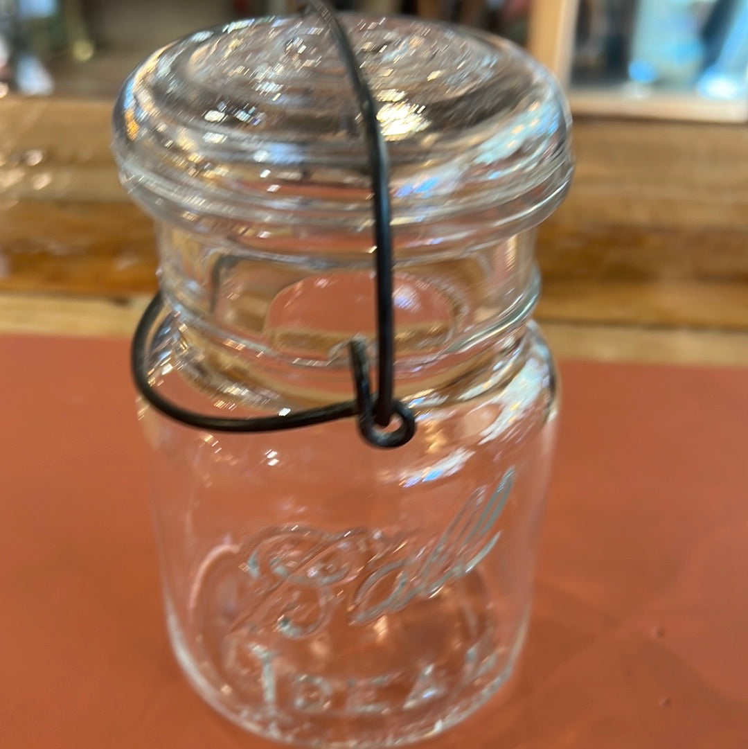 Ball Ideal Canning Jar w/lid