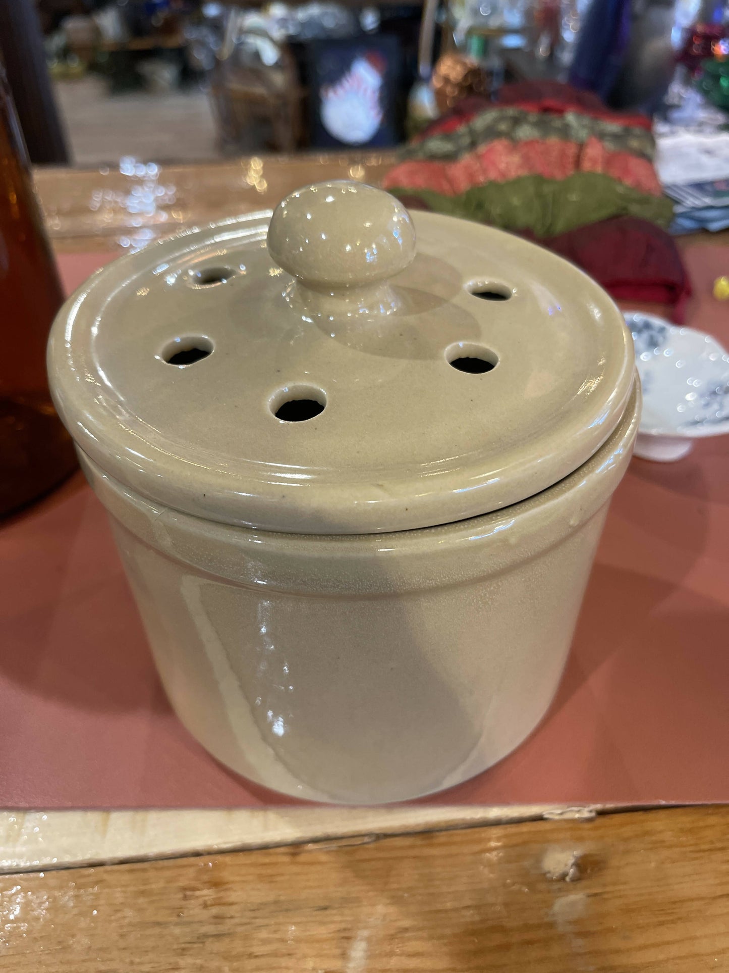 Vintage Crock Stoneware w Lid