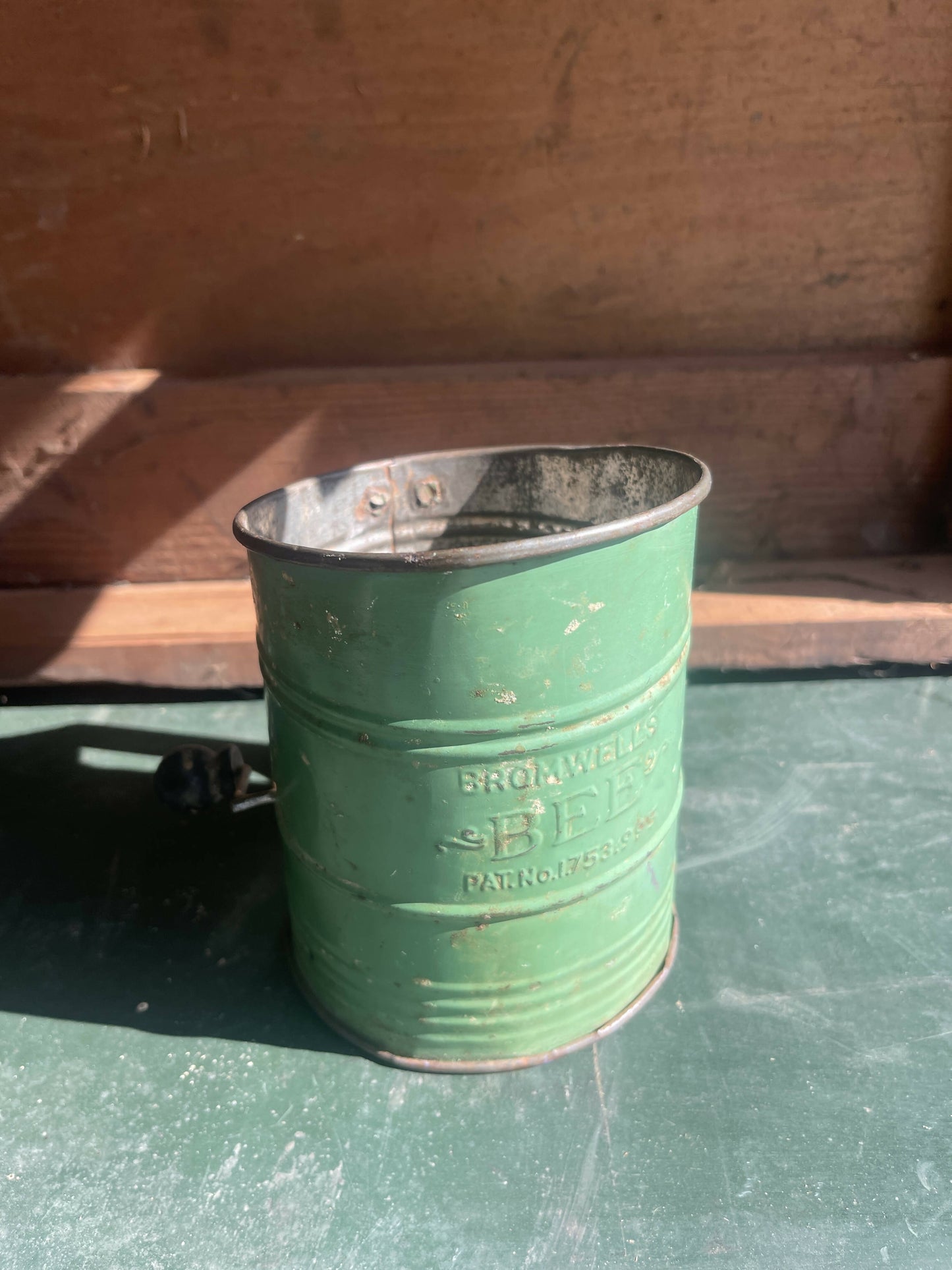 Bromwell's "Bee" Flour Sifter - Green