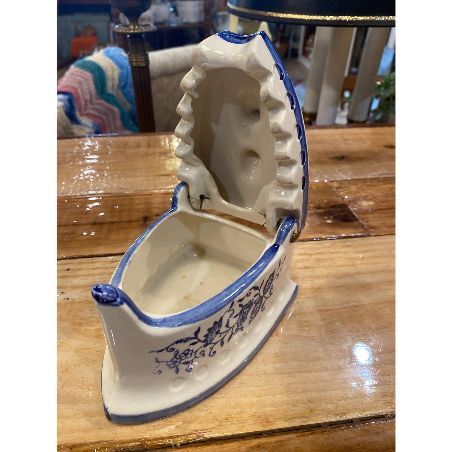 Ceramic Delft Blue Iron Trinket Box