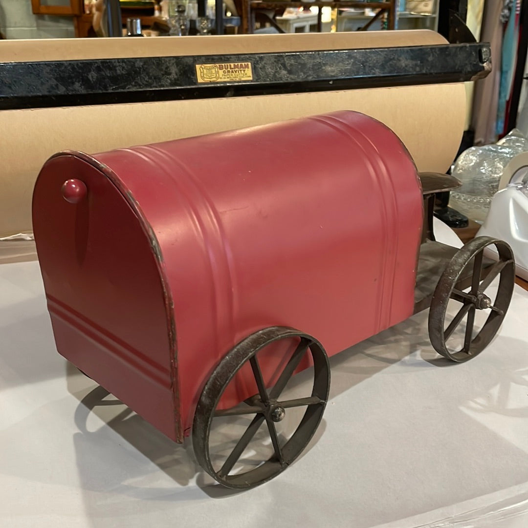 Tractor Wagon Mailbox