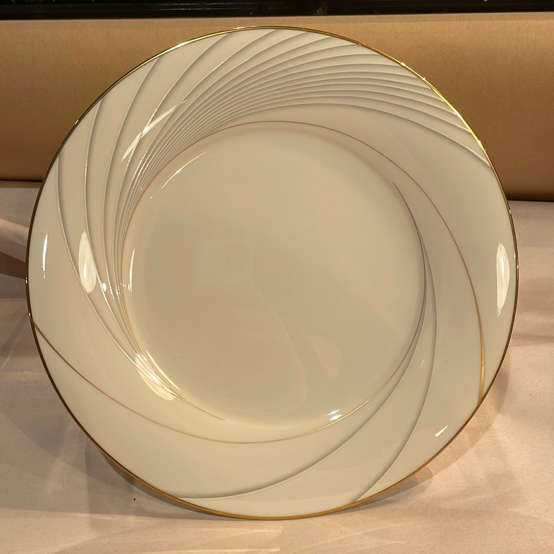 Set of 9 Noritake Golden Tide Gold Trim Dinner Plate