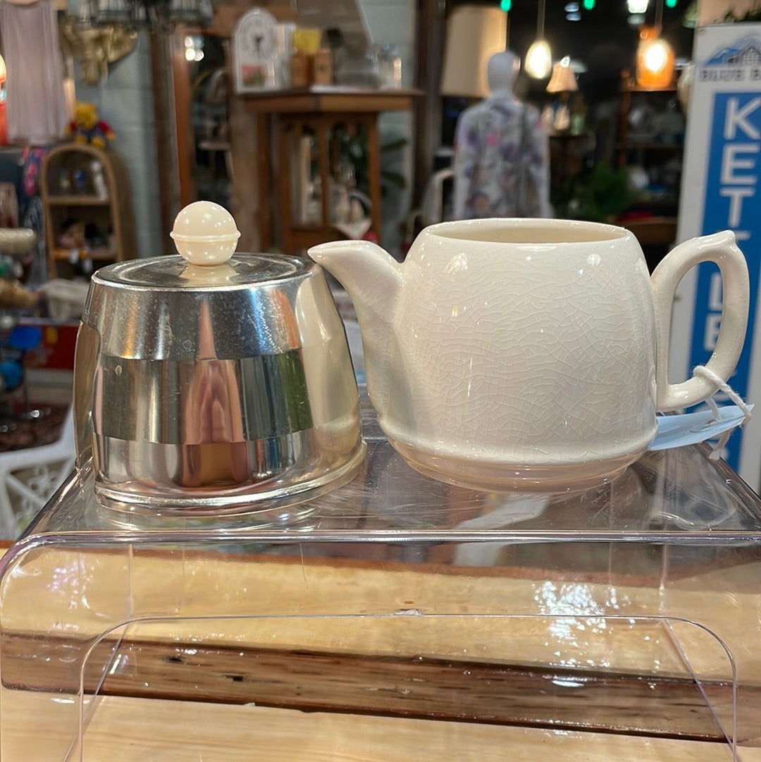 Vintage Sadler England Beehive White Ceramic Tea Pot