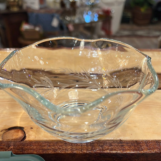 Etched Wavy Rimmed Bowl
