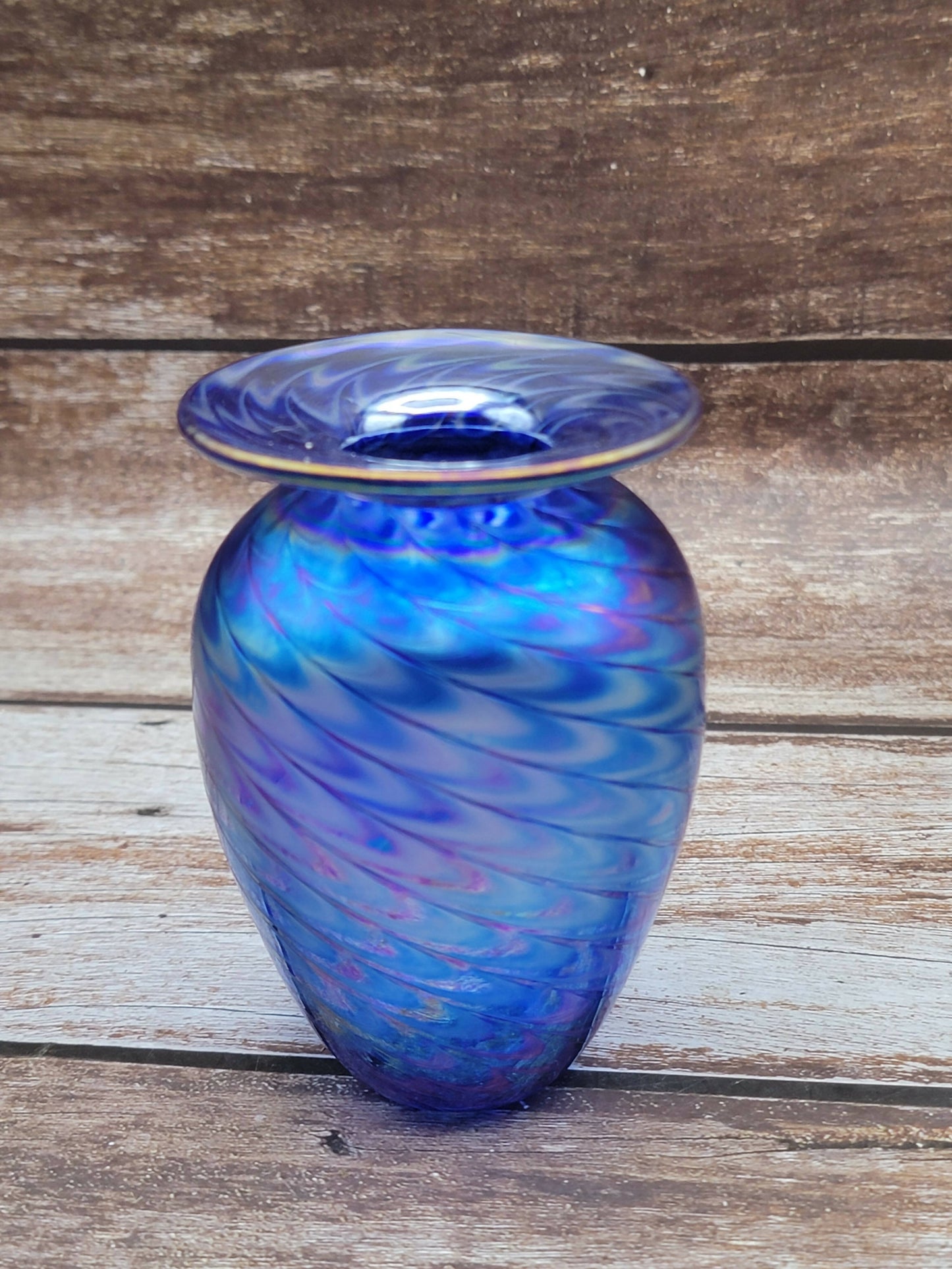 Signed handblown iridescent vase by The Glass Eye – WildHareAntiques